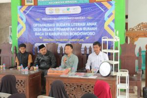PKM UNESA Dorong Budaya Literasi Anak Desa Banyuputih Lewat Rumah Baca